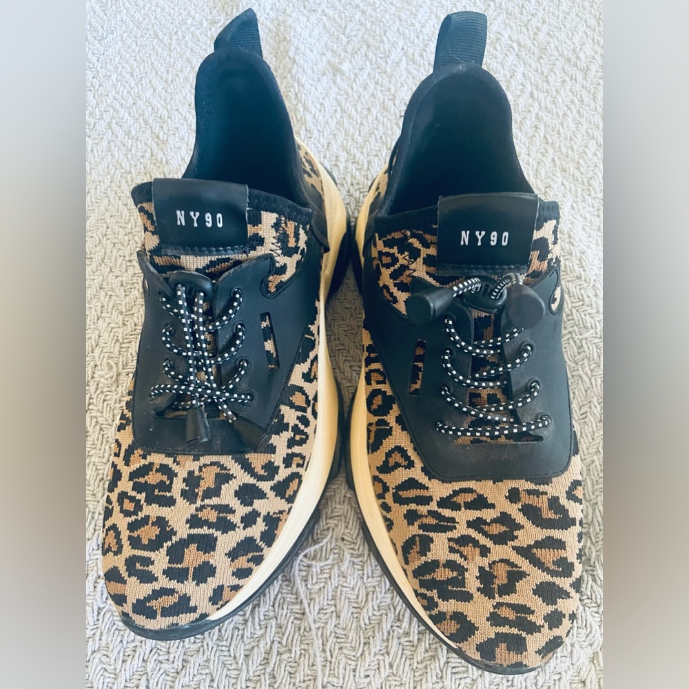 NWOT women’s Steve Madden shoes
